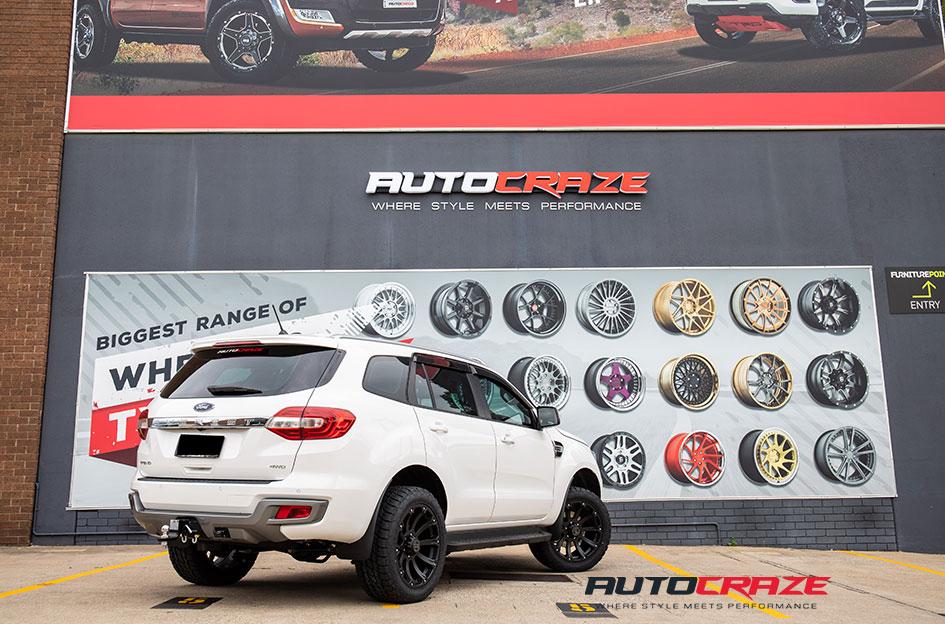 FORD EVEREST SIDEWINDER MATTE BLACK